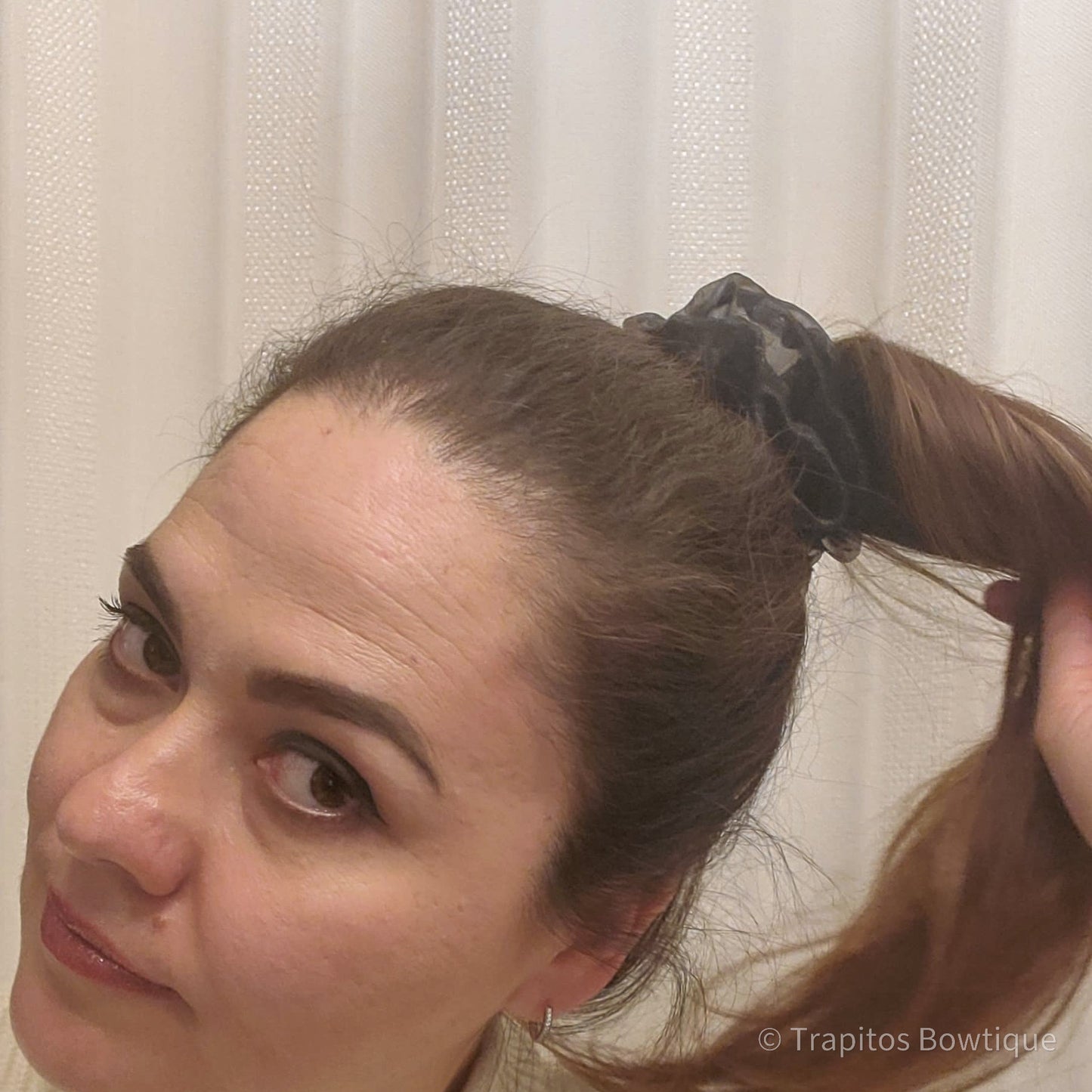 Scrunchie Organza Dots Negro